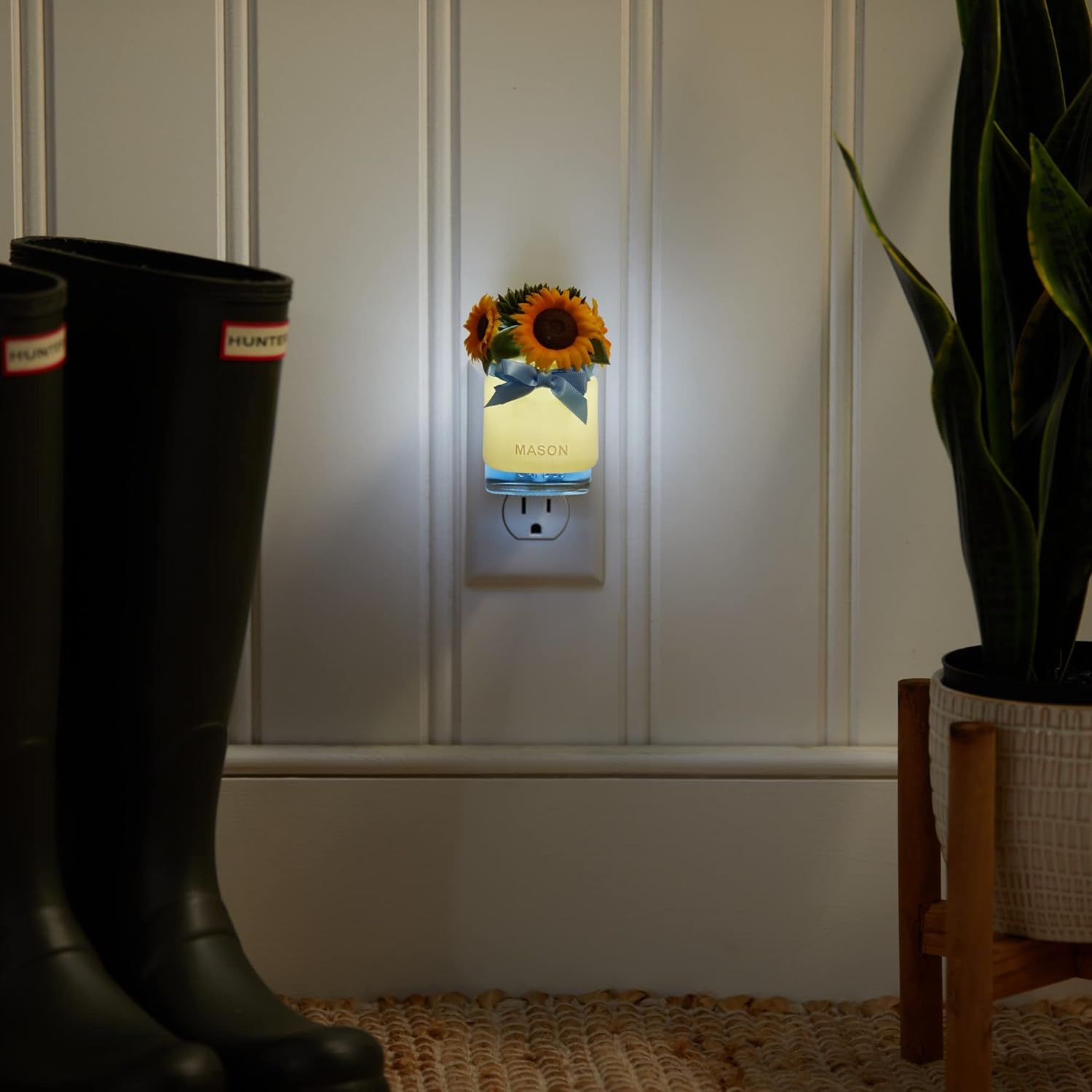 Yankee Candle Sunflowers with Light Sensor ScentPlug Diffuser 1