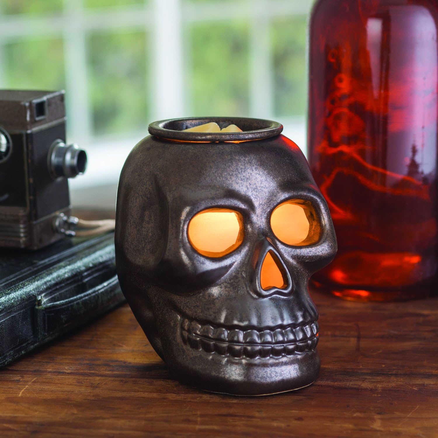 Gothic Skull Candle Warmer with Warming Bulb 1